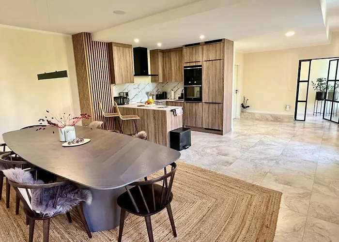 Sanierte 5 Luxus Standard Auf 350qm Apartament Hamburg